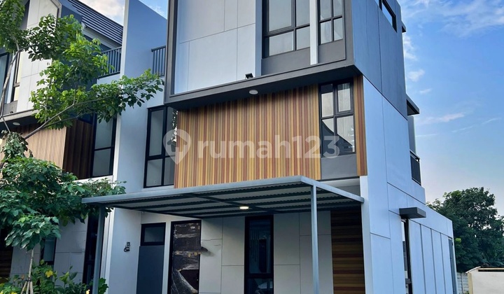 Rumah Hook 3 Lantai Cluster Favourite Kota Wisata Cibubur 2