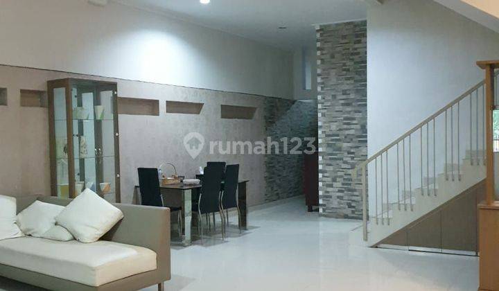 Dijual rumah nyaman siap huni furnished di Setra duta 1