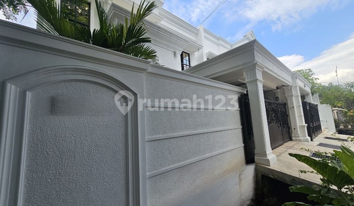 Rumah Mewah Kolam Renang Dekat Al Azhar Dalam Ringroad Slmn 2