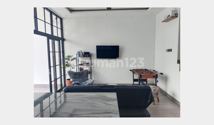 Rumah Modern 2 Lantai KOlam Renang Jalan Godean Km 6,5 Sleman