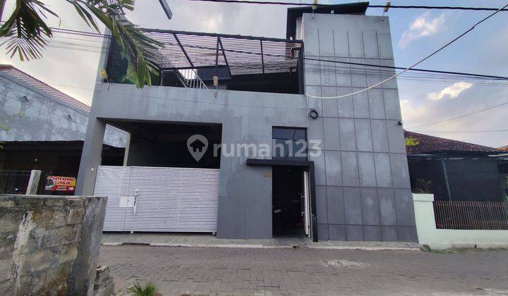 Rumah Futuristik 3 Lantai Dalam Ringroad Bangunharjo Sewon Bantul 1