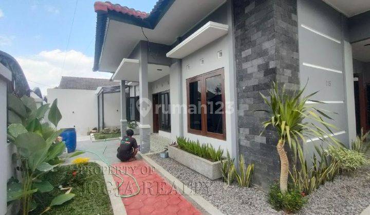 Rumah Hook Perum Candi Indah Jetis Wedomartani Ngemplak Sleman 1