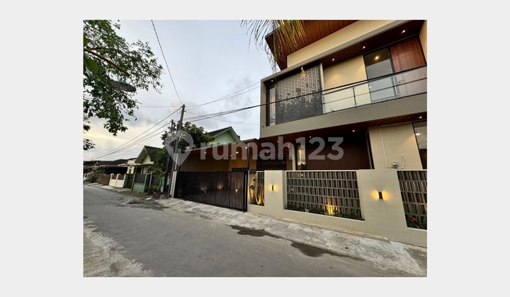 Rumah Mewah Kontemporer SHM Full Furnished Purwomartani Sleman Rumah Mewah Kontemporer SHM Full Furnished Purwomartani Sleman