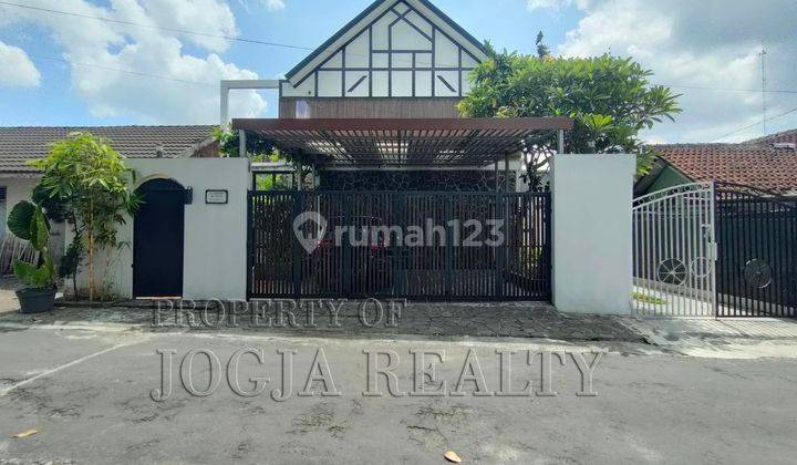 Rumah 2 Lantai Bagus Furnished Skandinavia Jl. Palagan Km 8 Sleman 2