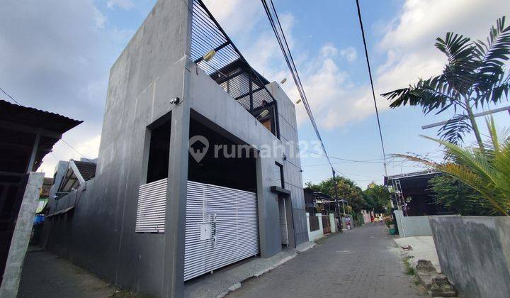 Rumah Futuristik 3 Lantai Dalam Ringroad Bangunharjo Sewon Bantul 2