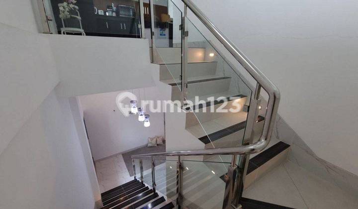 Rumah 3 Lantai Mewah Dengan Kolam Renang Di Mertoyudan Magelang 2