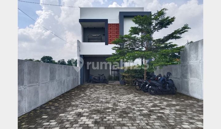 Rumah Modern 2 Lantai KOlam Renang Jalan Godean Km 6,5 Sleman