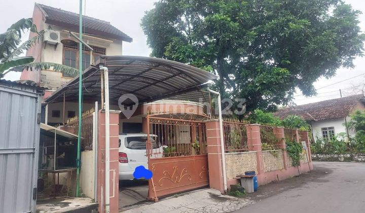 Rumah Hook Halaman Luas di Tirtomartani Kalasan Sleman 2