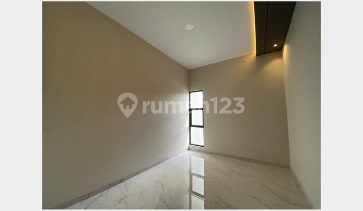 Rumah Kontemporer Semi Furnished Jalan Kaliurang Km 8 Sleman 2