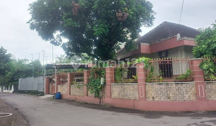 Rumah Hook Halaman Luas di Tirtomartani Kalasan Sleman 1