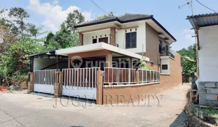Rumah Cantik Minimalis 2 Lantai Sendangtirto Berbah Sleman 