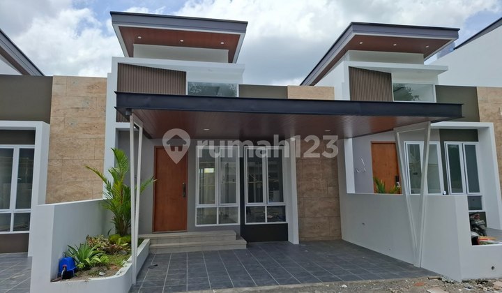 Rumah Minimalis Modern perumahan dekat kampus UII Yogyakarta Rumah Minimalis Modern perumahan dekat kampus UII Yogyakarta