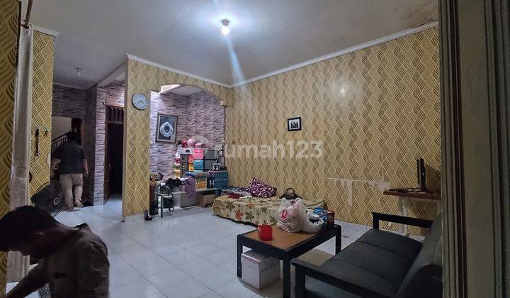 Rumah Futuristik 3 Lantai Dalam Ringroad Bangunharjo Sewon Bantul 1