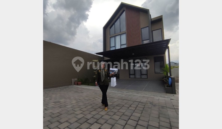 Rumah Cantik 2 Lantai Skandinavia  Palagan Km 8 Ngaglik Sleman  2