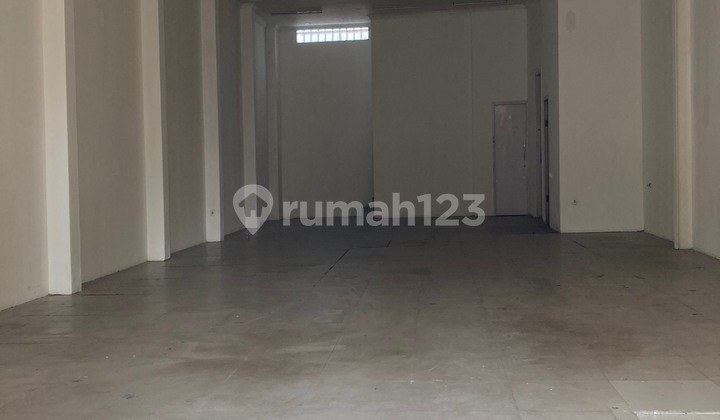 2-Story Shophouse for Rent, Wide Open on the Ground Floor 2