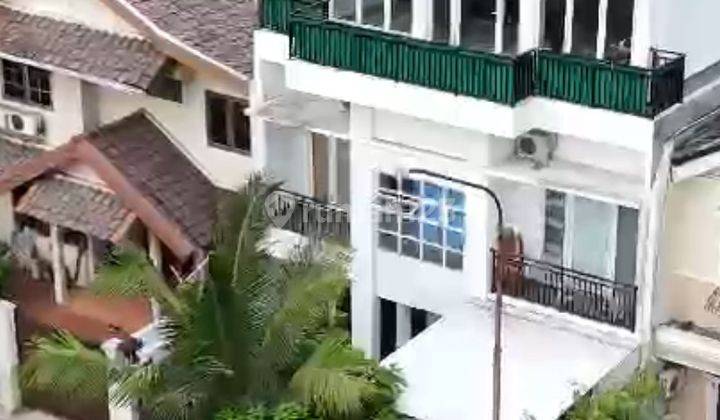 Rumah 3 Lantai Dikomplek Permata Buana Jakarta Barat 1