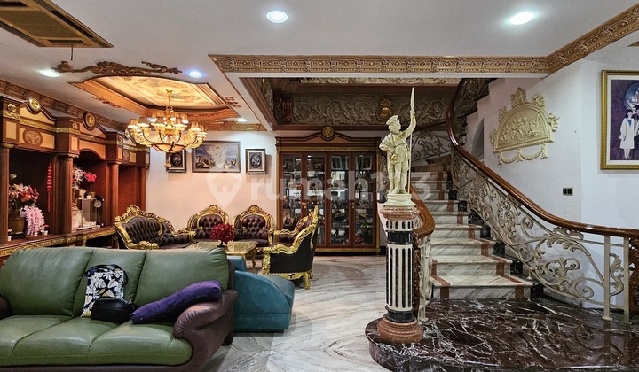 Dijual Rumah Mewah 3 Lt Gaya Eropah Di Boulevard Puri Indah 1