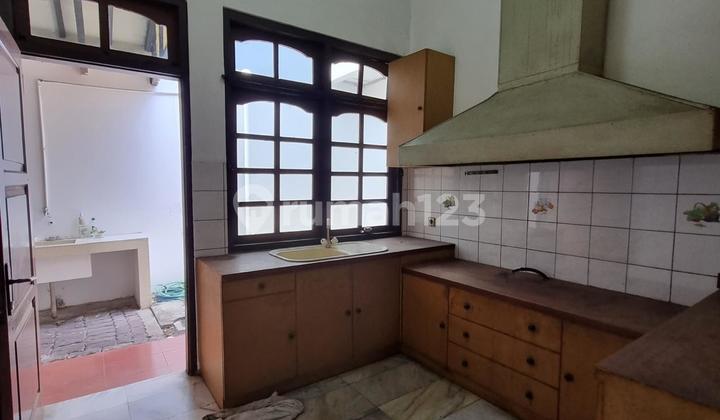 Tanah Luas Bangunan Lama Strategis Bebas Banjir Dalam Perumahan 2