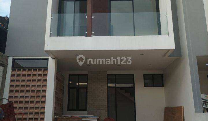 Rumah modern 2 lantai di dalam cluster strategis di pisangan  1