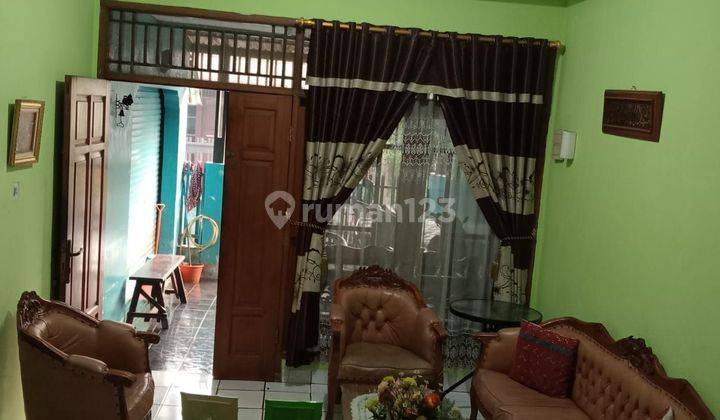 Rumah lawas di pondok bambu jakarta timur non cluster strategis 2