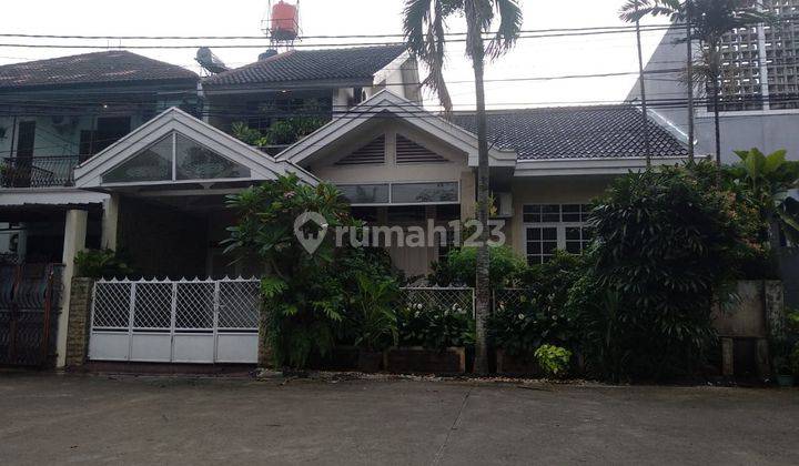 Rumah tanah luas 2 lantai di dalam komplek perumahan asri aman 1