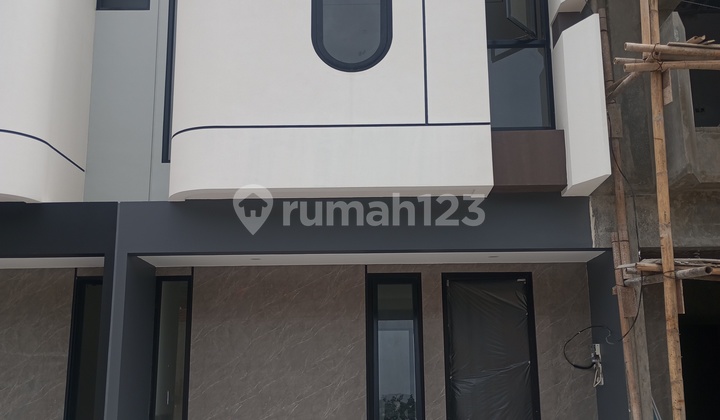 Full Bata Merah Modern Lokasi Bebas Banjir Aman dan Strategis