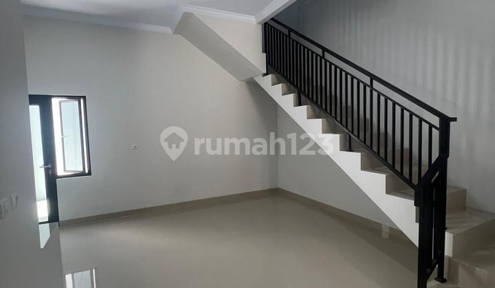 Modern in Kalisari Non-Cluster Location Comfortable Safe Strategic 2