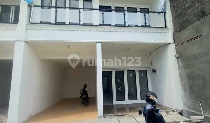 3 Lantai Modern Dalam Cluster Strategis Bebas Banjir Aman 2