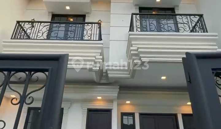 Rumah Mewah Kokoh Strategis Bebas Banjir Lingkungan Nyaman Aman 2