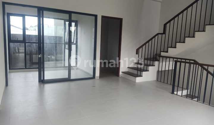 Modern ,siap Huni Lokasi Strategis Dalam Komplek Perumahan Aman 2