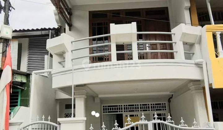 Rumah Second Terawat 2 Lantai Bagus SHM Di Komplek Pondok Kelapa 1