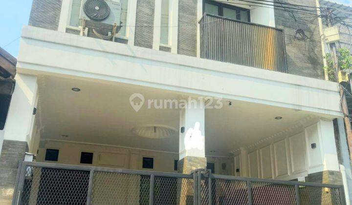 Rumah Mewah Murah 3 Lantai Full Furnished  Siap Huni 2