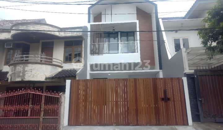 Rumah Scandinavian 2 Lantai Murah Nyaman Asri Siap Huni