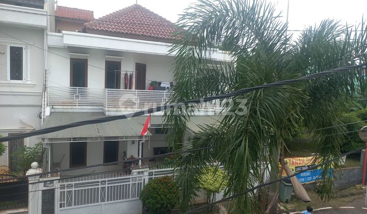 Jual Cepat Rumah Murah 2.5 Lantai SHM Bagus Siap Huni