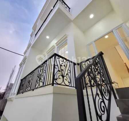 Rumah America Classic 3 Lantai Bagus Strategis Nyaman Asri Siap Huni 2