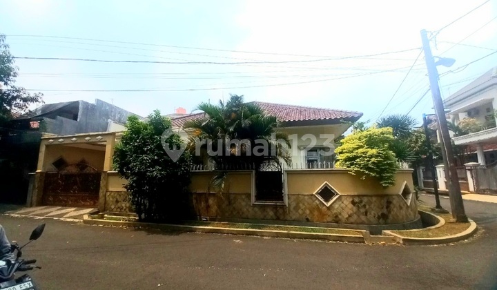 Rumah Murah Depan Taman Strategis Siap Huni