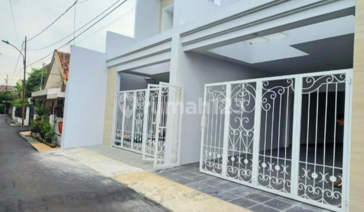 Rumah Murah 2.5 Lantai Bagus Nyaman Asri Siap Huni