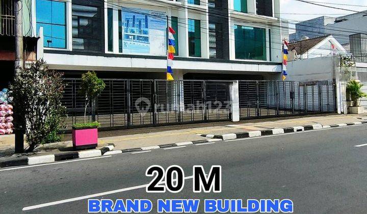 Gedung Dua Muka jalan Jatinegara sangat strategis 1