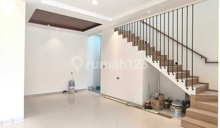 Minimalist Luxury House in Rawamangun with Easy Access 2