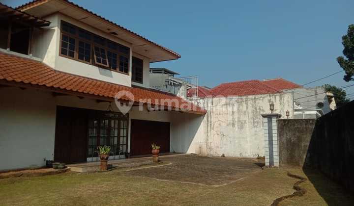 House With 1,375 Square Meters of Land, Ready to Occupy in Pasar Minggu, Jakarta 2