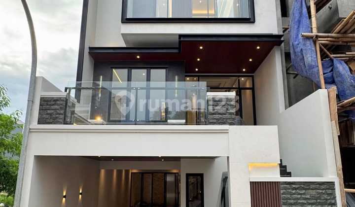 Rumah Kontemporer Dalam Komplek Siap Huni Di Jagakarsa