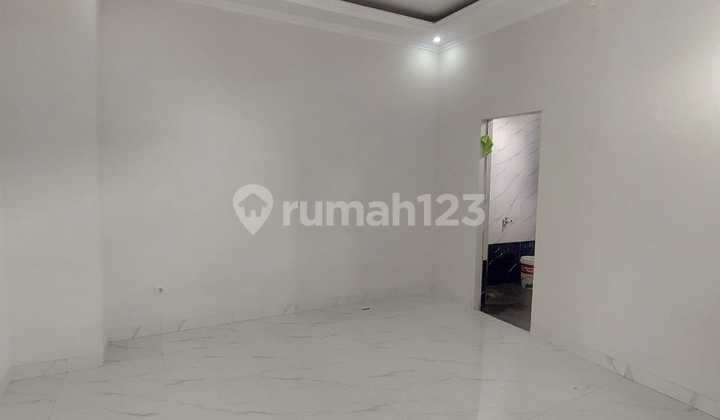 Rumah 3 Lantai 5 Kamar Tidur di Jagakarsa Jakarta