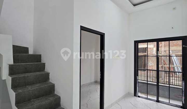 Ready-to-Occupy House Eligible for Mortgage in Kahfi 1, Jagakarsa, South Jakarta 2