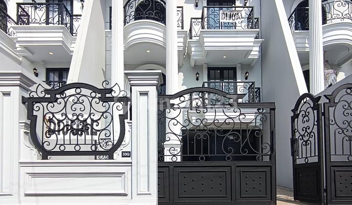 Rumah Ada Kolam Renang di Jagakarsa Jakarta Selatan