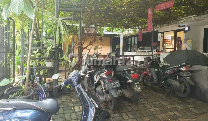 Rumah Cafe Siap Huni Di Tebet Jakarta Selatan