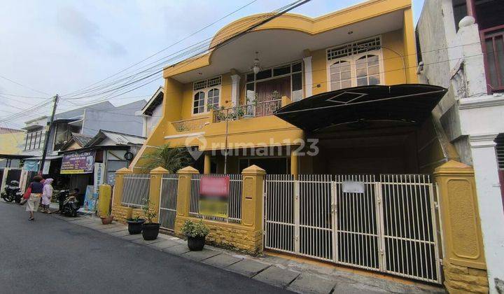 Rumah 2 Lantai Semi Furnished di Utan Kayu , Jakarta Timur 1