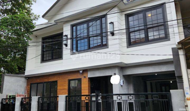 Rumah 3 Lantai Mewah Pondok Bambu Jakarta Timur 2