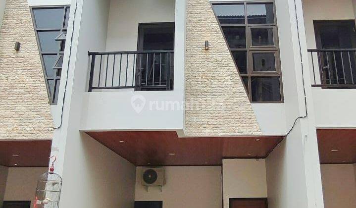 Rumah 2 Lantai Bagus Jl. Jatinegara Kaum, Jakarta Timur 1