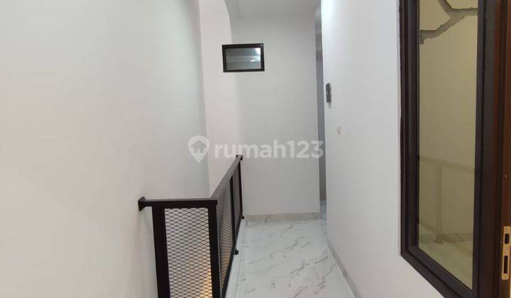 Rumah 2 Lantai Bagus Jl. Jatinegara Kaum, Jakarta Timur 2