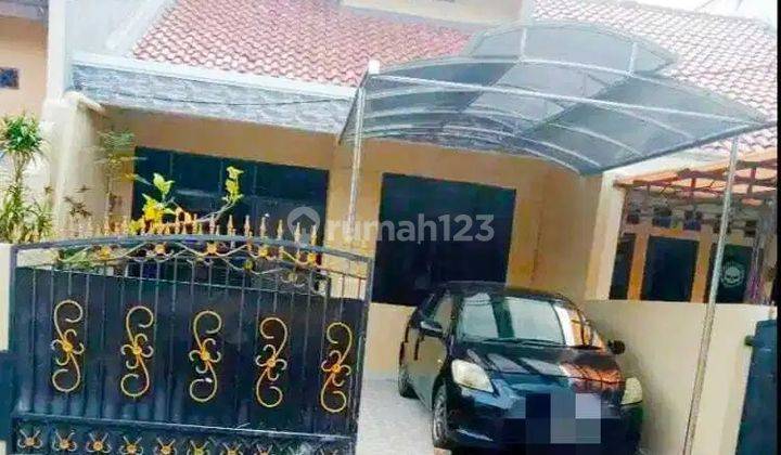 Rumah 1,5 Lantai Bagus Palm Indah Jakarta Timur  1